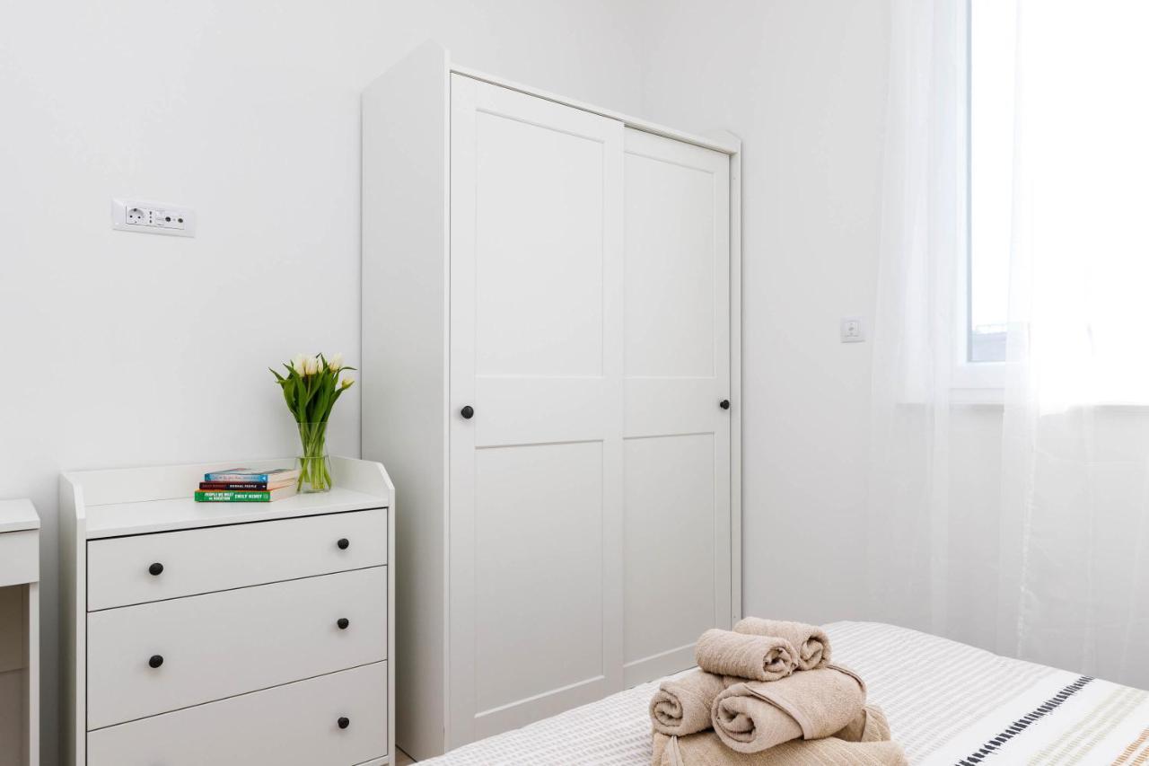 Apartment Klara Krk Town Luaran gambar