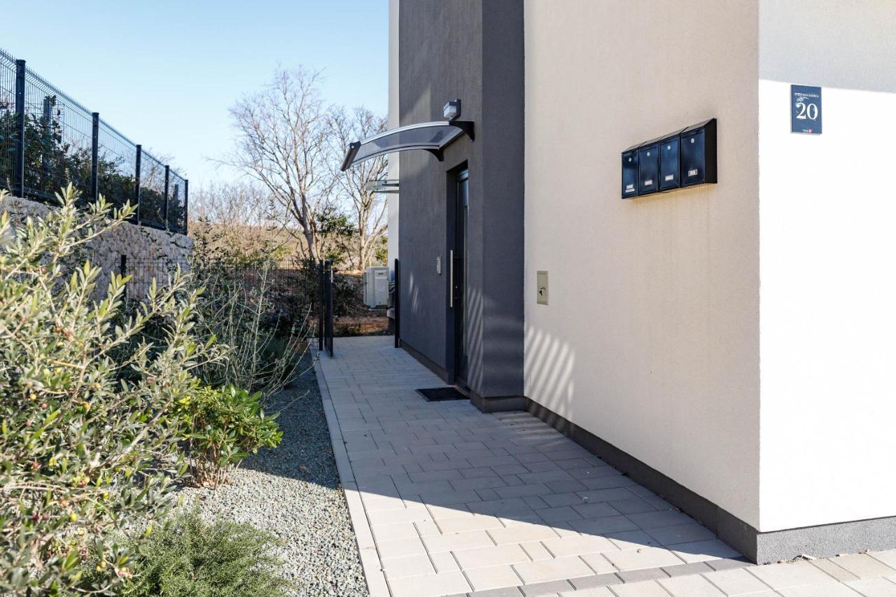 Apartment Klara Krk Town Luaran gambar